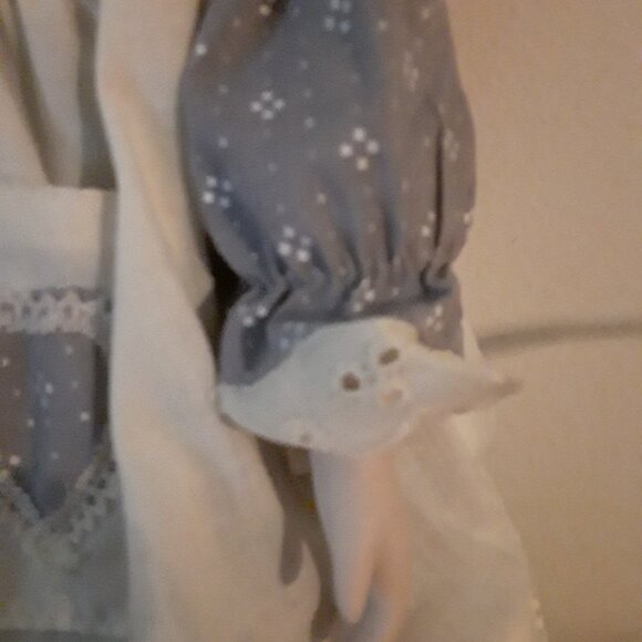 Lexington Hall Ltd. Wimbledon Collector Porcelain Doll - Hand Made - JULIE - Picture 6 of 7